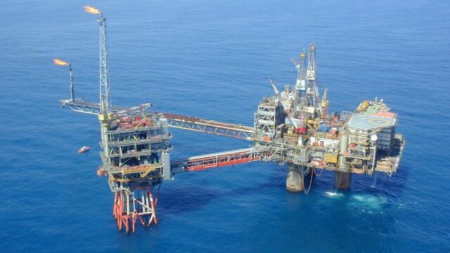 An aerial view of an oil rig site.